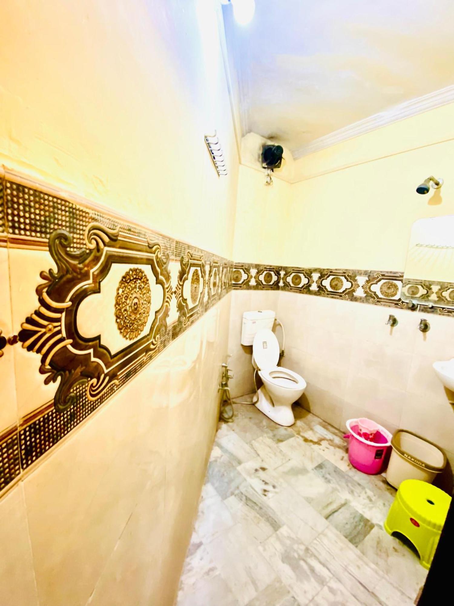 Namo Guest House Only For Indians Варанаси Екстериор снимка