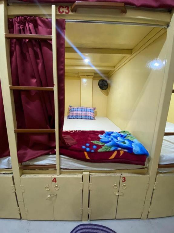 Namo Guest House Only For Indians Варанаси Екстериор снимка