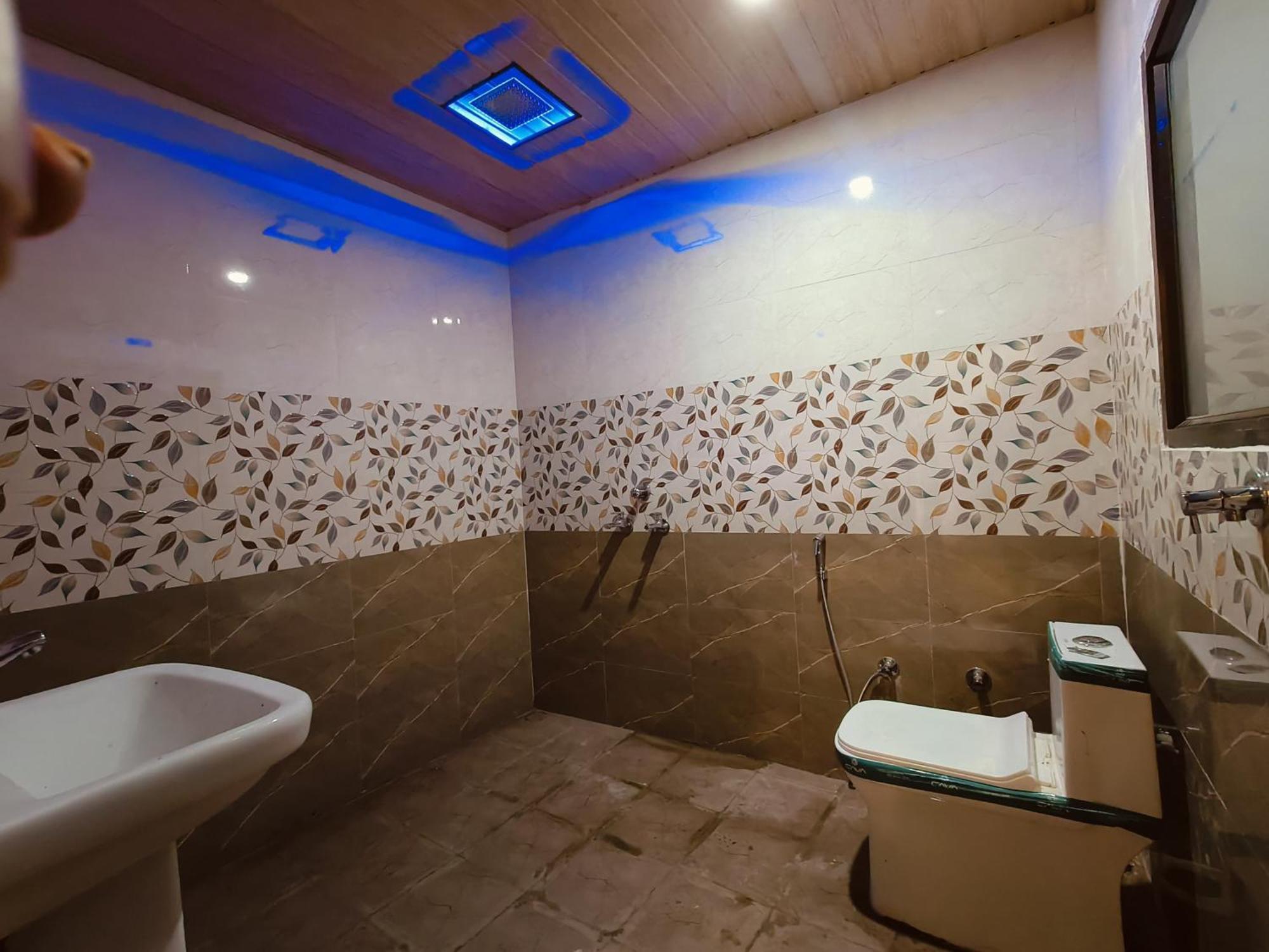 Namo Guest House Only For Indians Варанаси Екстериор снимка