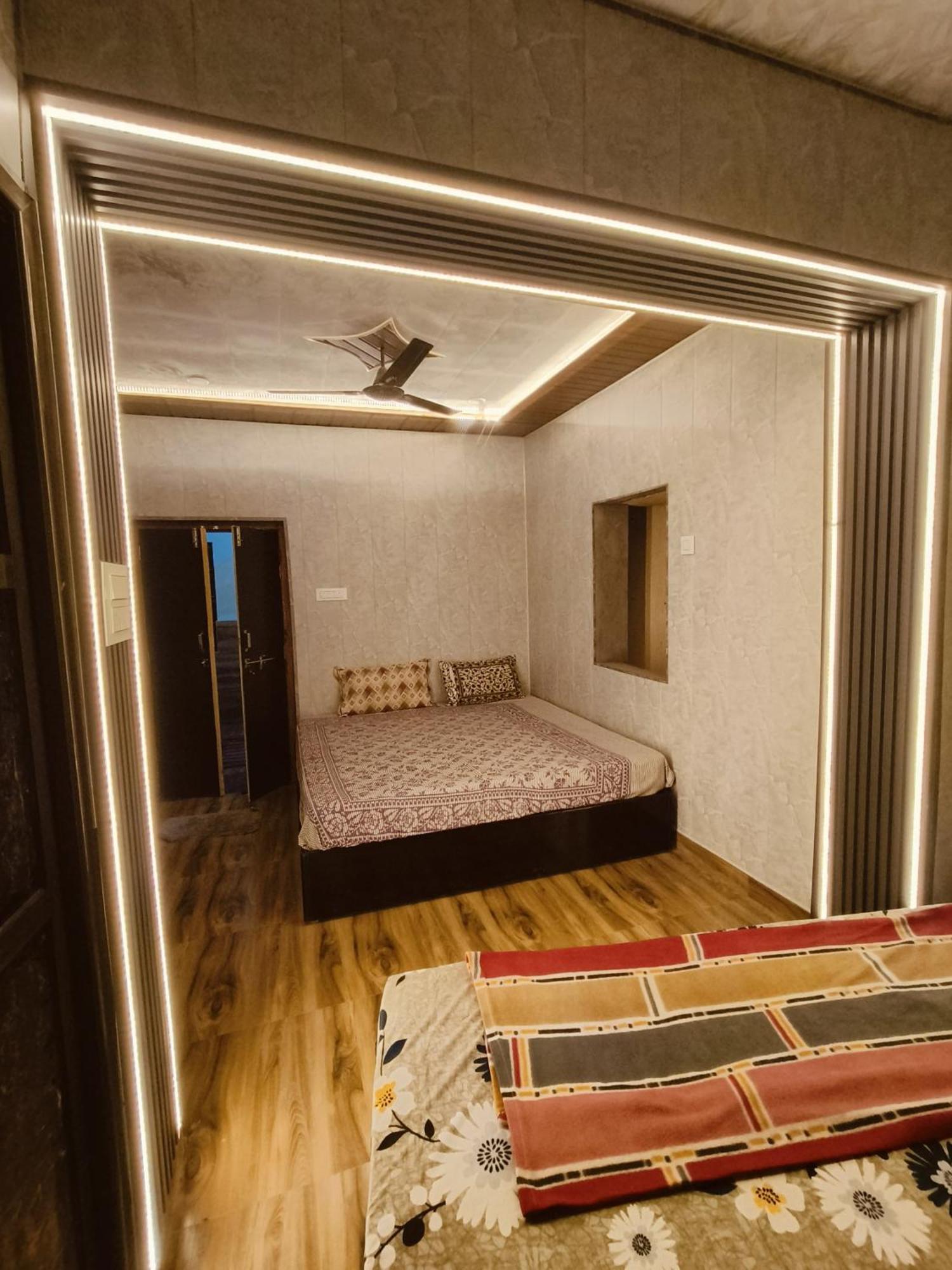 Namo Guest House Only For Indians Варанаси Екстериор снимка
